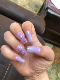 If you don't want to go all for glitters and rhinestones, choose for a shiny warm purple tone. Purple Butterfly Nails Purple Acrylic Nails Purple Toe Nails Light Purple Nails