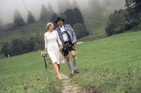 #johannes rydzek #nordic combined #noco #my gifs #i'm pretty sure people will get upset at me fjgdajsgd #people are always so protective when it comes to their faves/ fave sports lol #anyway i just. Hochzeit Oberstdorfer Olympiasieger Johannes Rydzek Hat Geheiratet Oberstdorf