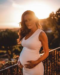 Agora com 22 semanas de gestação ele também passou a formar pequeno calombos na. Sic Mulher As 22 Semanas De Gravidez Helena Costa Mostra Como A Barriga Cresceu