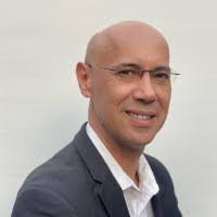 Shannon Ogle's Instagram, Twitter & Facebook