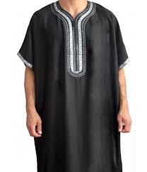 It is a long loose moroccan dress with a hood, long sleeves and you will find it in many different styles and colors. Traditional Dress Of Morocco