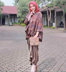 100 Inspirasi Model Baju Batik Wanita Kombinasi Gamis Terbaru 2019 Model Pakaian Wanita Wanita Model Pakaian Remaja Wanita