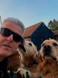 Rex and Rover always give a hearty welcome 😎