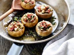 Decouvrez Notre Recette Facile Et Rapide De Champignons Farcis Aux Lardons Sur Cuisine Actuelle Re Champignons Farcis Recette Champignons Farcis Alimentation