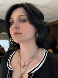 Becky Benoit (@becky_the_bee) • Instagram photos and videos