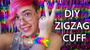 Happy face kandi cuff tutorial