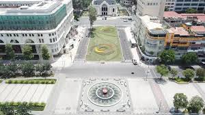 Cận cảnh công viên phía trên ga Nhà hát thành phố