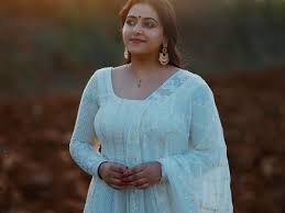 Anu Sithara Gives A Tour Of Her Yard Malayalam Movie News Times Of India 200 pieces of funny animal pictures funny picture of a cow on a pasture the cat takes pictures in the mirror