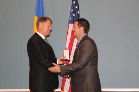 Președintele klaus iohannis a declarat că a votat „pentru o românie normală. File Klaus Iohannis Awards Devin Nunes The National Order Of The Star Of Romania Jpg Wikipedia