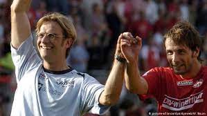 I prefer marco rose because he's done well under financial constraints in a non rangnick influenced club and has successfully made a stylistic change from a pragmatic one to a proactive one in a short space of time. Marco Rose Praised By Jurgen Klopp With Bundesliga Job On Horizon Sports German Football And Major International Sports News Dw 19 03 2019