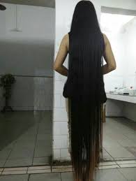 Very Beautiful Long Hair Lie On Bed Chinalonghair Com Asian Long Hair Long Hair Stories Long Hair Styles