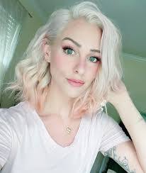 Jenna Bell's Instagram, Twitter & Facebook