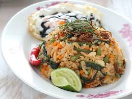 Nasi goreng cili padi yang pedas menyengat, menu mesra utk dapur bujang atau kalau nak masak waktu tempoh pengasingan di rumah. Raudhah