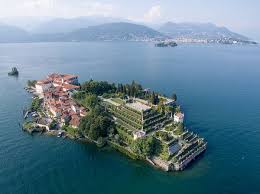 Just an hour north of milan, lago maggiore feels a world away from the bustle of italy's second largest city. Isola Bella Lago Maggiore Wikipedia