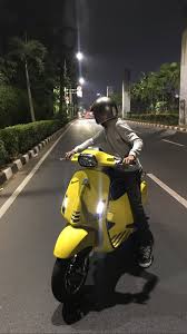 Pin Oleh The Potato Di Vespa Gambar Teman Fotografi Remaja Foto Teman