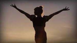 Ein vedisches lied, ein heiliger spruch; Gayatri Mantra Yoga Meditation 108 Times Peaceful Chanting By Julia Elena Youtube
