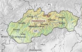 Tričko s populárnym motívom mapy slovenska, vytvorenej z našich írečitých slov. Mapa Slovenska Map Of Slovak Republic