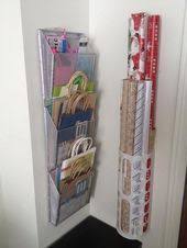 25 Diy Methoden Zum Organisieren Ihrer Geschenkverpackung Bastelmaterial Aufbewahrung Aufbewahrung Selbstgemacht Bastelzimmer Organisieren