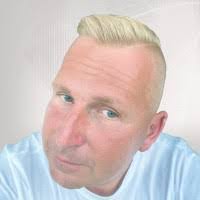 Martin Straub's Instagram, Twitter & Facebook