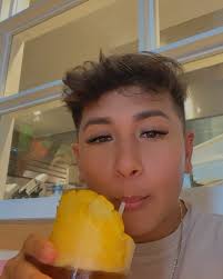 •Ask not what you can do for your country, ask what's for lunch…🦭😗