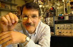 Movers & Shakers: Marin native wins prestigious molecular nanotechnology  award