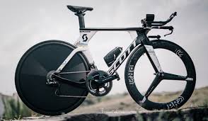 Also, unlike other best triathlon bike review websites, our testers actually build and ride each of the bikes ourselves—no glancing at spec sheets and rewording marketing terms! Plasma 5 Scott