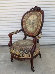 Decorating The Rooms With Antique Chairs Designalls Antique Chairs Antique Armchairs Victorian Furniture