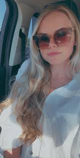 Jacqueline Sampson's Instagram, Twitter & Facebook