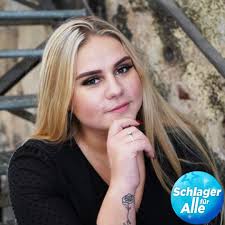 Estefania Wollny hat ihren ersten Schlager-Pop Song veröffentlicht! 🥳 Der  Song "Unkaputtbar" ist echt gut! Wie findet ihr ihn? 👍🤩