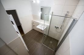 Badezimmer, hinreißend badezimmer fliesen bekleben design nebenebenso fliesen bad ideen rockydurham: Gaste Bad Mit Fliesen In Holzoptik
