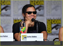 Carlos Valdes At The Theflash Comic Con Panel 2018 Carlos Valdes Chris Klein The Flash