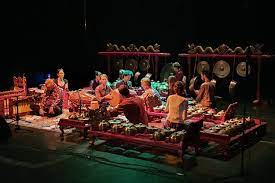 Misalnya lagu kebunku untuk mengiringi tarian bertema cinta alam semesta. Alat Alat Musik Pengiring Tari Jawa