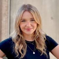 Kimberly Gignac's Instagram, Twitter & Facebook