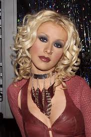 23 Early 00s Makeup Trends You Forgot You Were Obsessed With 2000s Makeup Blonde Hair Looks 2000s Fashion Trends