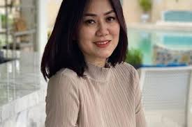 Jawa pos mewawancarai ibu tiga anak yang dijuluki tante pemersatu bangsa itu di kebon jeruk pada jumat (28/8). Dijuluki Tante Pemersatu Bangsa Inilah Sosok Ernie Judojono Wanita Berusia Senja Yang Viral Karena Foto Foto Seksinya Ternyata Suaminya Bukan Sosok Sembarangan Semua Halaman Grid Hot