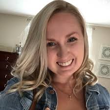 Julia Walker (@juliawalkeer)