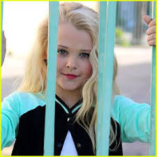 Alexa Chase (lexichase30)