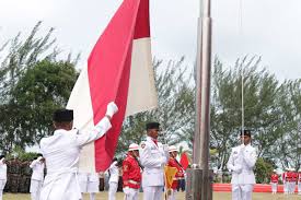 Inilah teks susunan upacara bendera yang menggunakan bahasa inggris jika ingin dijadikan referensi upacara bendera dalam rangka hari tertentu bisa dimodifikasi sendiri sesuai kebutuhan. Tata Upacara Bendera Indonesia Toko Bendera