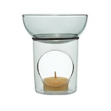 An oil burner is a small, inexpensive but essential item in aromatherapy that provides a comfortable experience. Maison Balzac Essential Oil Burner Smoke End