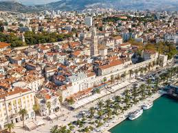It is to the east side of the adriatic sea, to the east of italy. Ultimate 7 Day Croatia Itinerary For 2021 Routes Activities And Tours