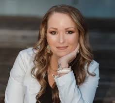 Catherine Hooker's Instagram, Twitter & Facebook