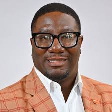 Officially started my first week as Leadership Development Facilitator at  Republic Services! A new journey begins! After day 1, I can already feel  the genuine passion our team has for PEOPLE and… |