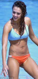 A list of 36 titles created 13 jan 2019. Jessica Alba Slips Back In Her Into The Blue Bikini 8 Years On And Looks Better Than Ever Daily Mail Online
