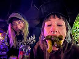 I had a magical time with these Feral Cats at @thehiveathighrock In Red  River Gorge