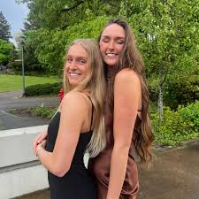 All smiles at the 🏰!!