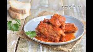 L'ideale per una cena invernale con amici. Costine Di Maiale Al Sugo Ricetta Calabrese Ricette Che Passione Youtube