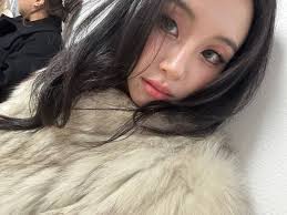 💬🍓 cybbl] 250112 "ONCE, Happy New Year🌼 Let's make 2025 a year full of  even more fun moments together" "And seriously, be careful not to catch a  cold... Throat cold these days