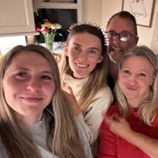 Lorraine Rowley (@SevenoaksMummy)