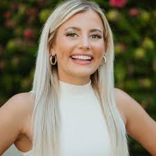 Daphne Stokes's Instagram, Twitter & Facebook