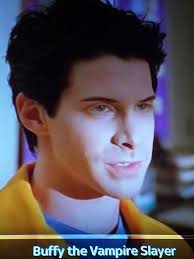 Kann sein, dass ich's verpasst hab, aber gab's jemals 'ne Erklärung für  Oz's Frisurenwechsel? : r/buffy